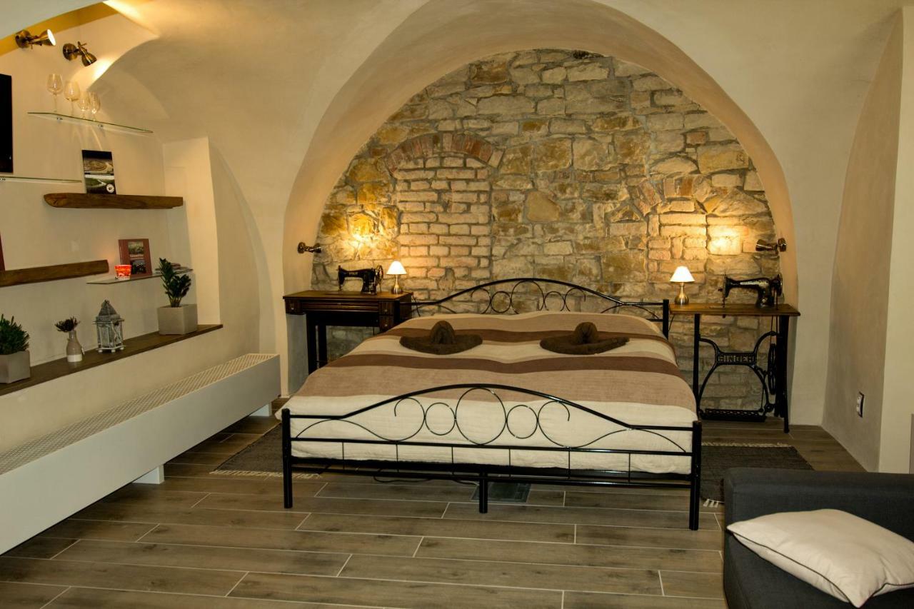 Apartman U Gotickeho Dvojcete Litomerice Ngoại thất bức ảnh